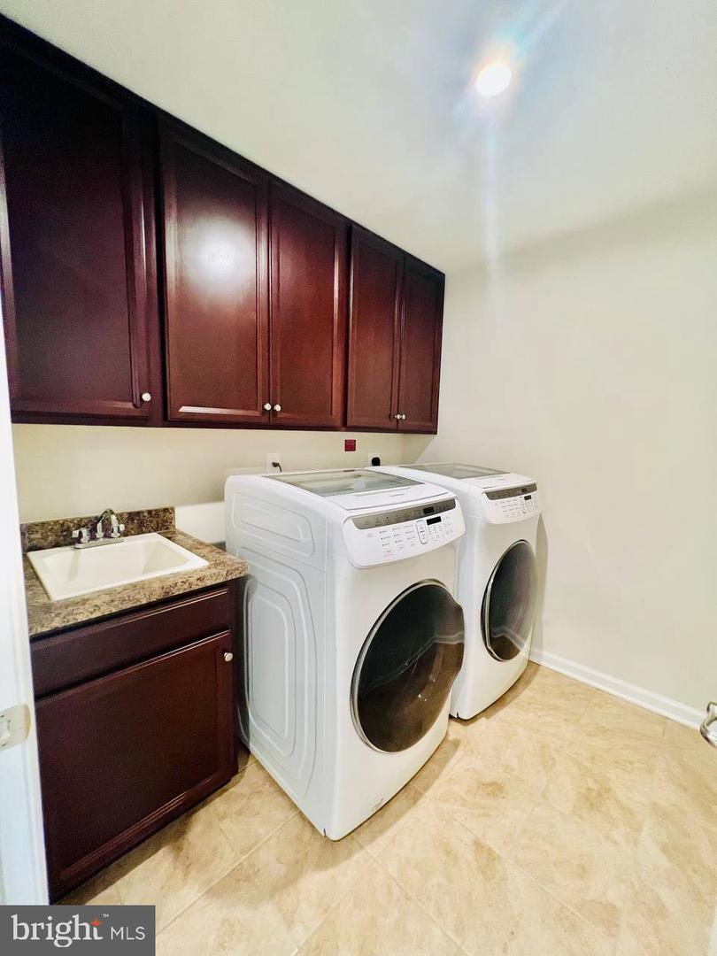 9426 WOOD CREEK CIR, FREDERICKSBURG, Virginia 22407, 5 Bedrooms Bedrooms, ,4 BathroomsBathrooms,Residential,For sale,9426 WOOD CREEK CIR,VASP2033478 MLS # VASP2033478