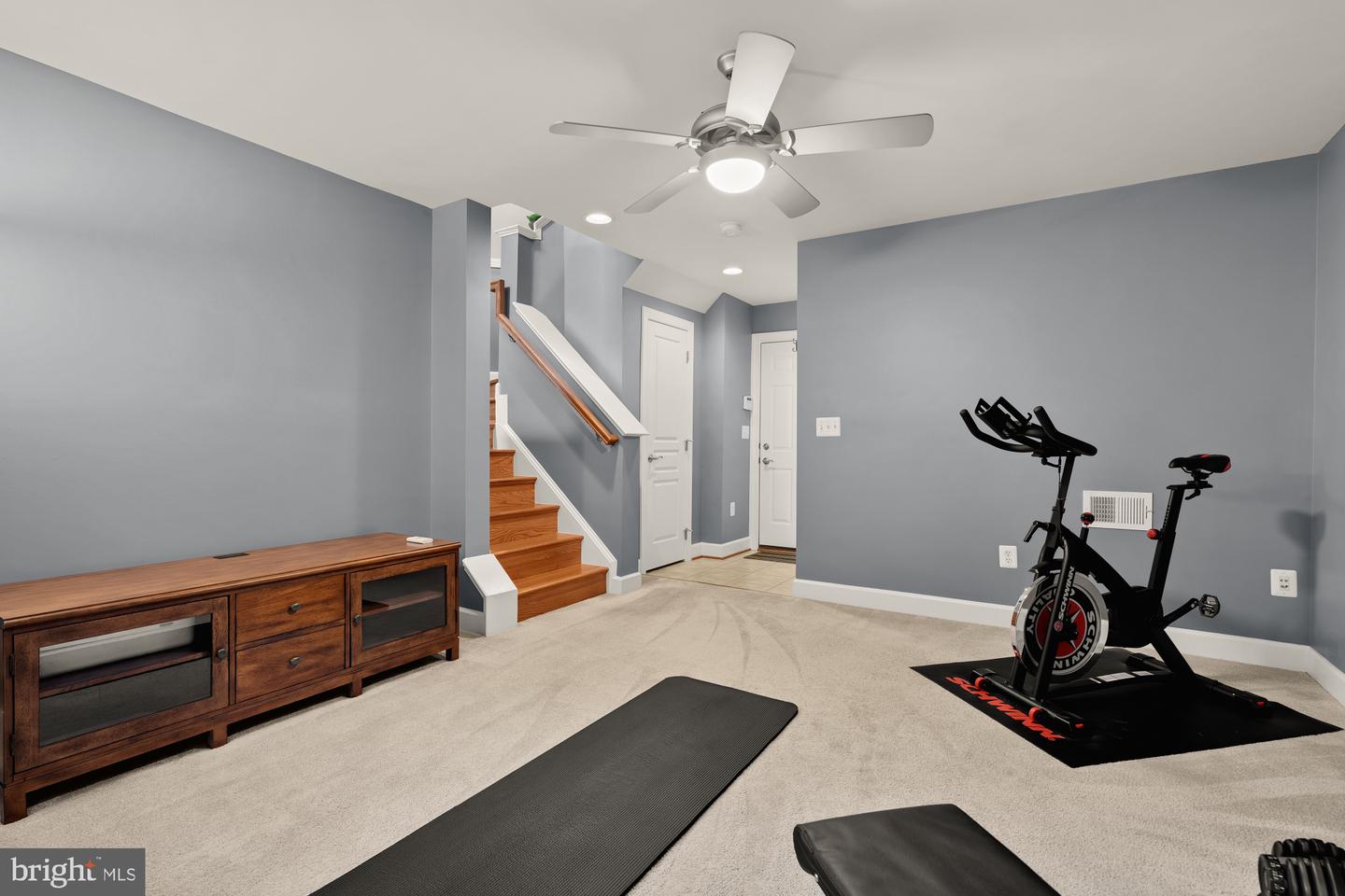 2660 S KENMORE CT, ARLINGTON, Virginia 22206, 3 Bedrooms Bedrooms, ,3 BathroomsBathrooms,Residential,For sale,2660 S KENMORE CT,VAAR2058318 MLS # VAAR2058318