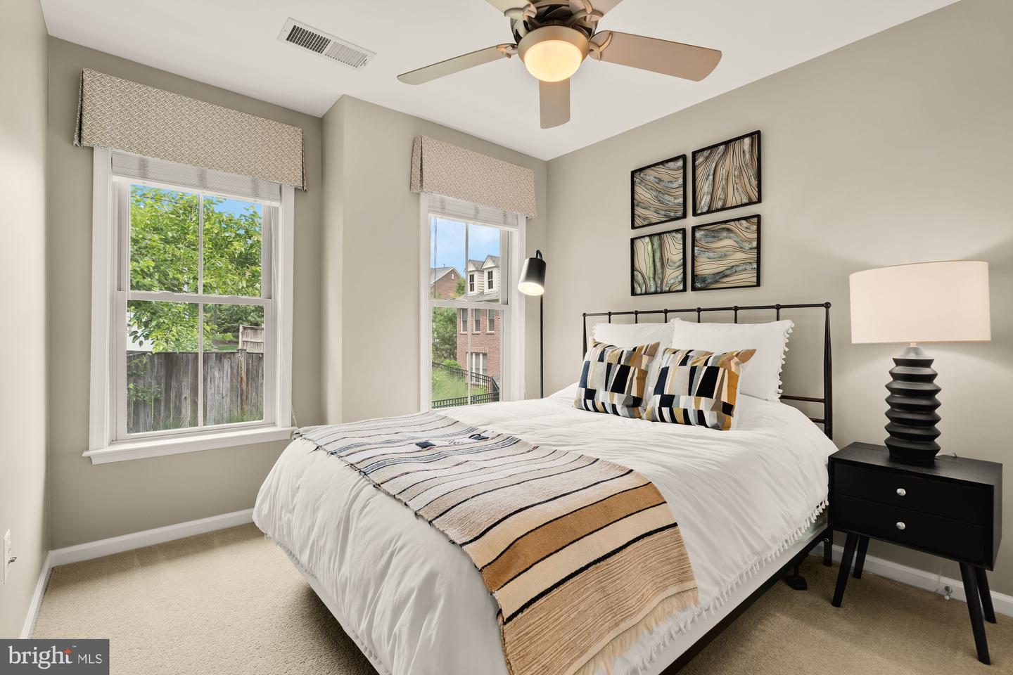 2660 S KENMORE CT, ARLINGTON, Virginia 22206, 3 Bedrooms Bedrooms, ,3 BathroomsBathrooms,Residential,For sale,2660 S KENMORE CT,VAAR2058318 MLS # VAAR2058318