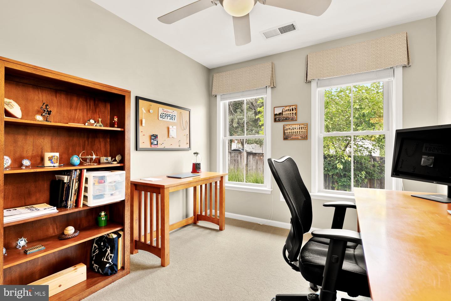 2660 S KENMORE CT, ARLINGTON, Virginia 22206, 3 Bedrooms Bedrooms, ,3 BathroomsBathrooms,Residential,For sale,2660 S KENMORE CT,VAAR2058318 MLS # VAAR2058318