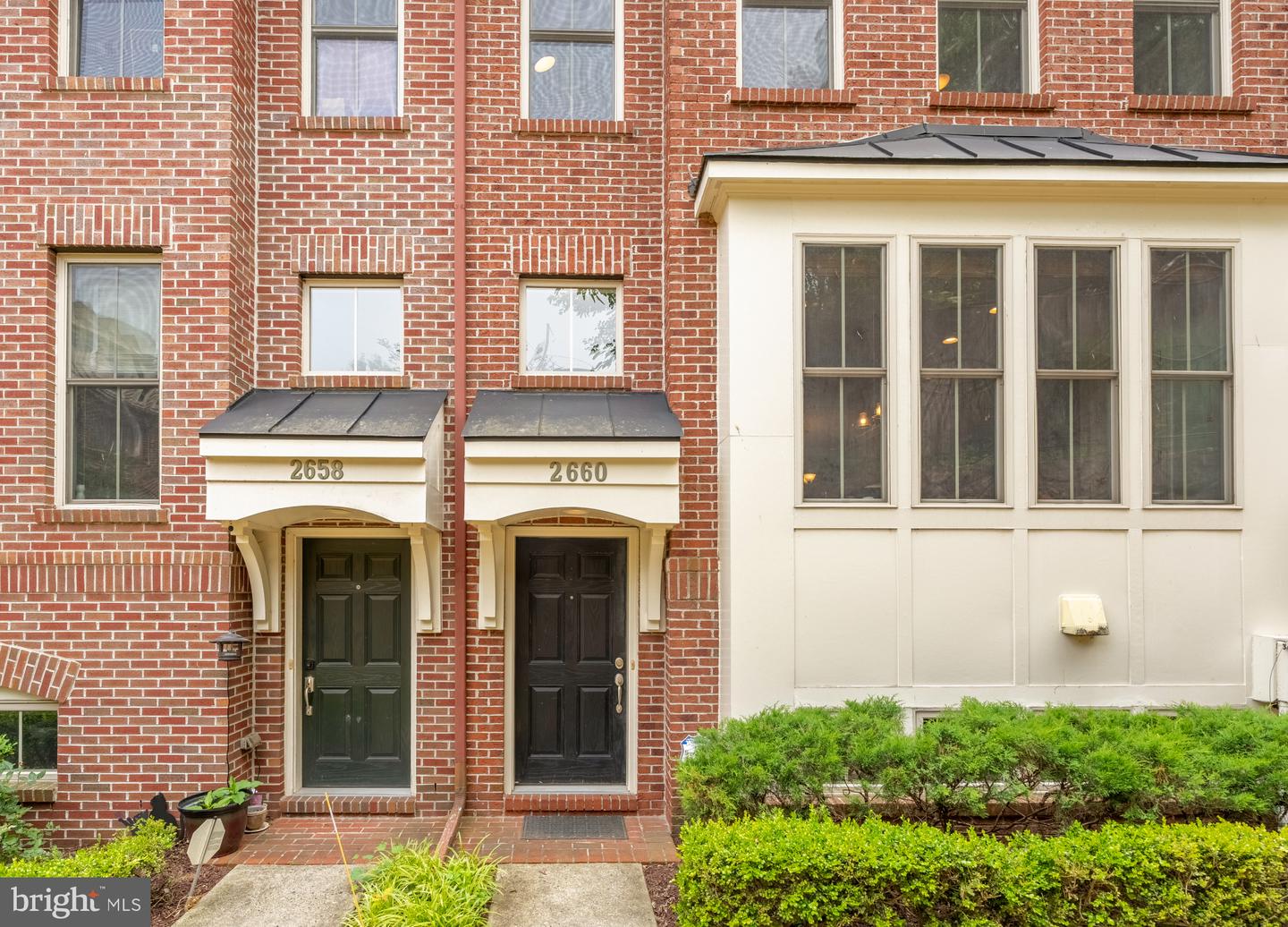 2660 S KENMORE CT, ARLINGTON, Virginia 22206, 3 Bedrooms Bedrooms, ,3 BathroomsBathrooms,Residential,For sale,2660 S KENMORE CT,VAAR2058318 MLS # VAAR2058318