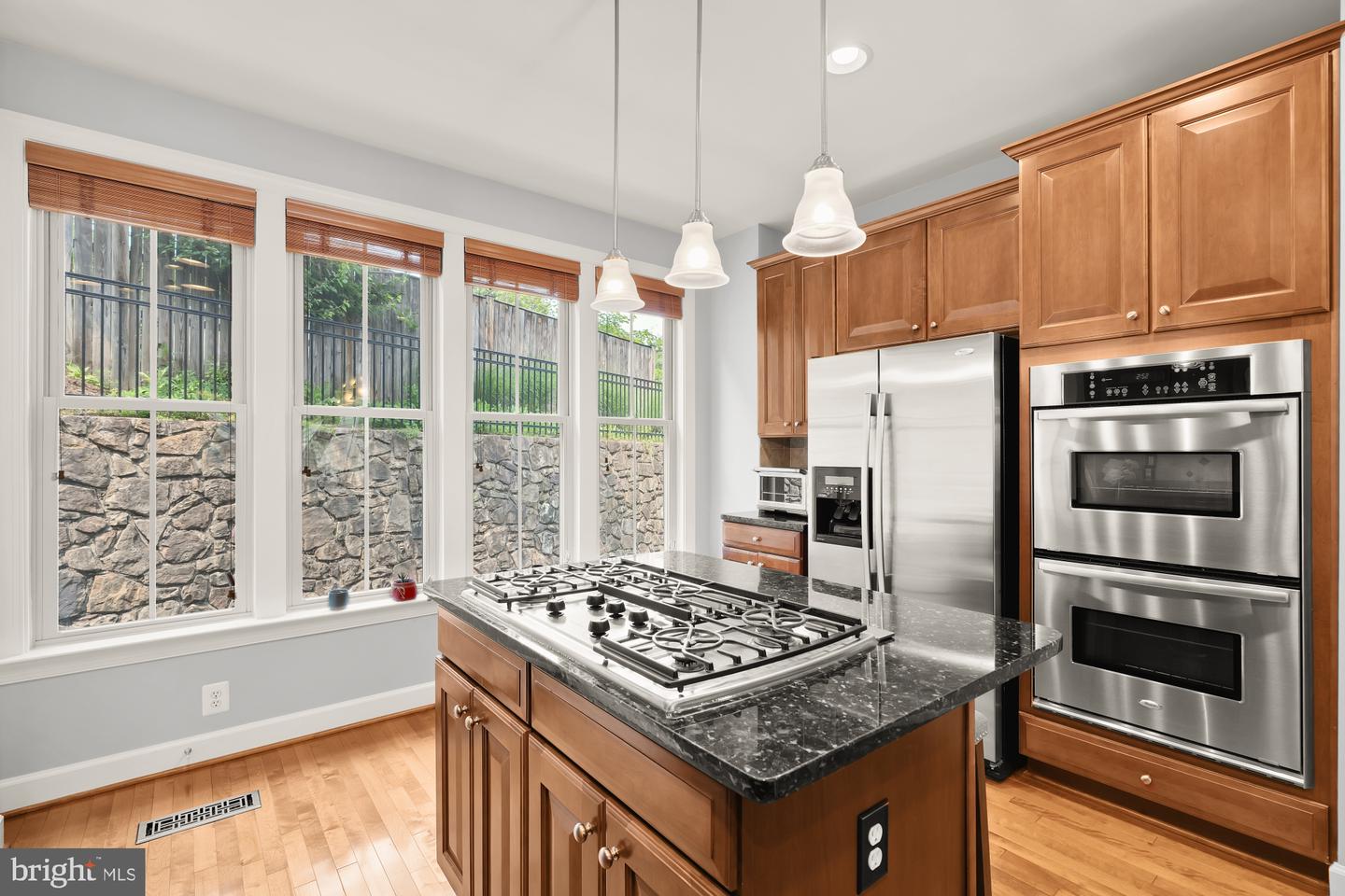 2660 S KENMORE CT, ARLINGTON, Virginia 22206, 3 Bedrooms Bedrooms, ,3 BathroomsBathrooms,Residential,For sale,2660 S KENMORE CT,VAAR2058318 MLS # VAAR2058318