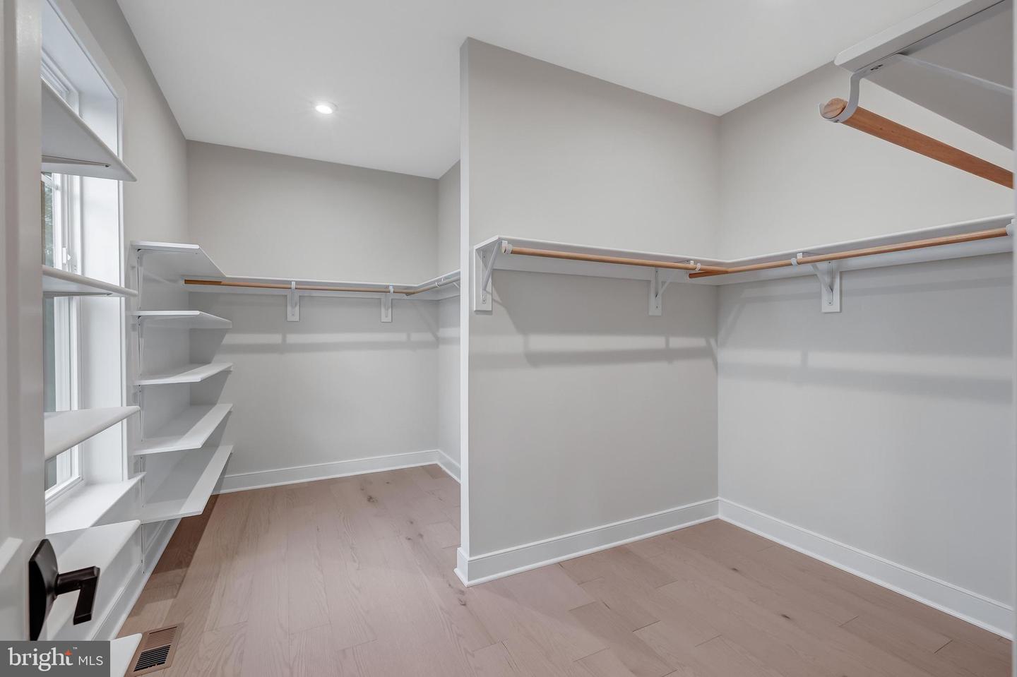 6601 GORDON AVE, FALLS CHURCH, Virginia 22046, 6 Bedrooms Bedrooms, ,5 BathroomsBathrooms,Residential,For sale,6601 GORDON AVE,VAFX2244268 MLS # VAFX2244268