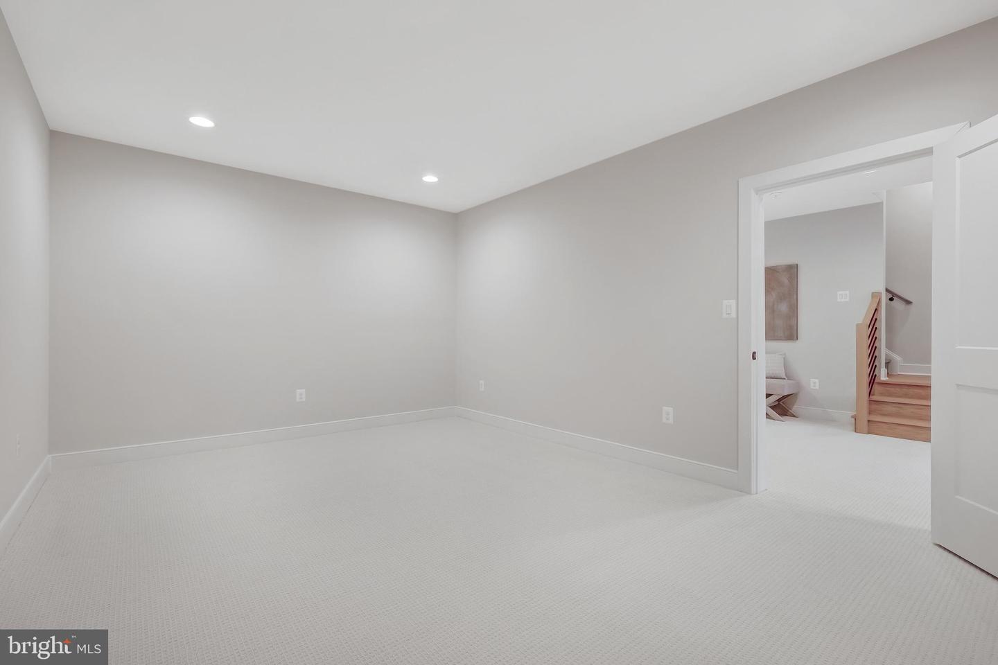 6601 GORDON AVE, FALLS CHURCH, Virginia 22046, 6 Bedrooms Bedrooms, ,5 BathroomsBathrooms,Residential,For sale,6601 GORDON AVE,VAFX2244268 MLS # VAFX2244268