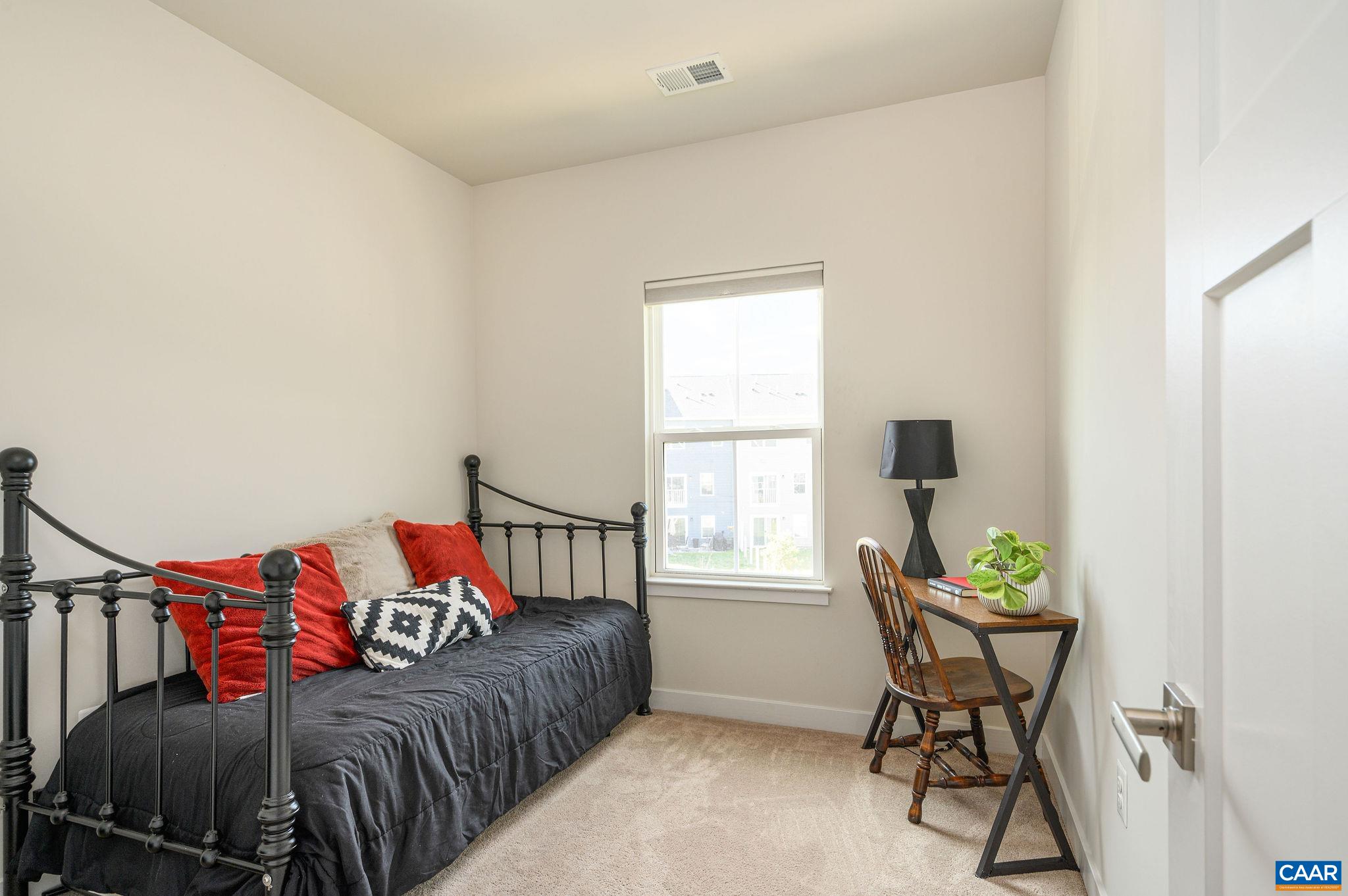 1942 LOIS LN, CHARLOTTESVILLE, Virginia 22911, 3 Bedrooms Bedrooms, ,2 BathroomsBathrooms,Residential,Bright, spacious 3BR, 2300 sq ft townhome in Fores,1942 LOIS LN,665425 MLS # 665425