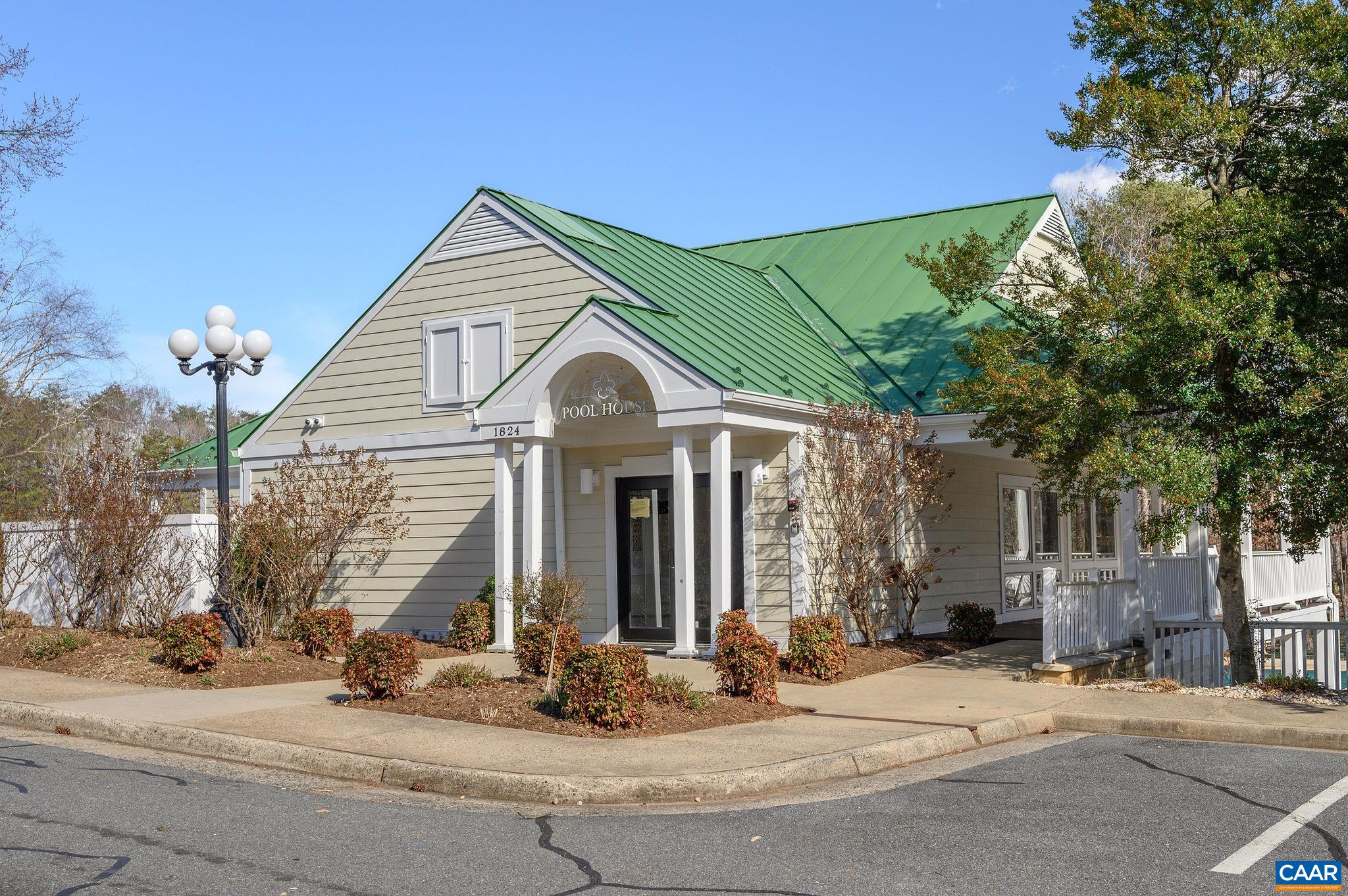 1942 LOIS LN, CHARLOTTESVILLE, Virginia 22911, 3 Bedrooms Bedrooms, ,2 BathroomsBathrooms,Residential,Bright, spacious 3BR, 2300 sq ft townhome in Fores,1942 LOIS LN,665425 MLS # 665425