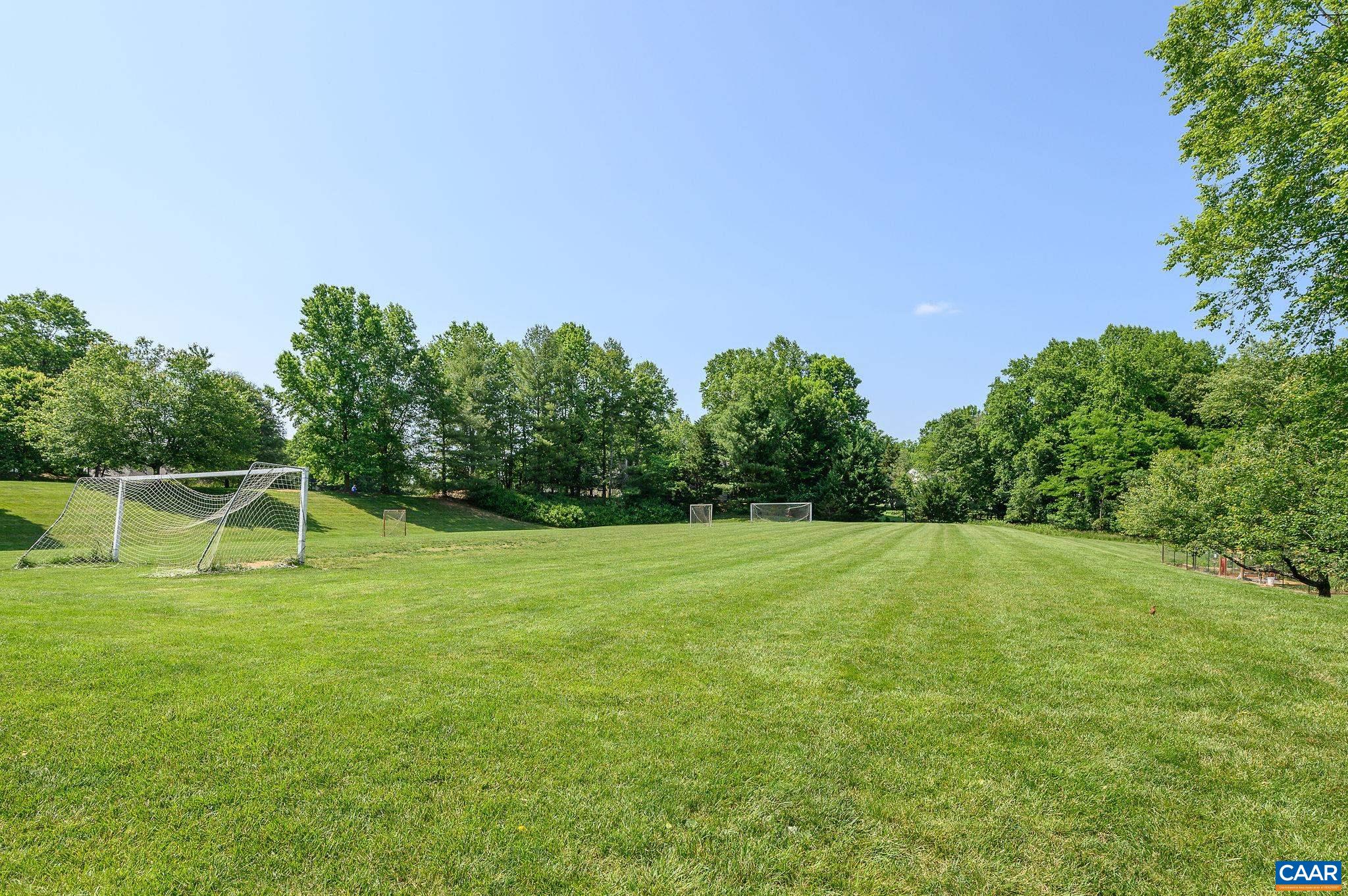 1942 LOIS LN, CHARLOTTESVILLE, Virginia 22911, 3 Bedrooms Bedrooms, ,2 BathroomsBathrooms,Residential,Bright, spacious 3BR, 2300 sq ft townhome in Fores,1942 LOIS LN,665425 MLS # 665425