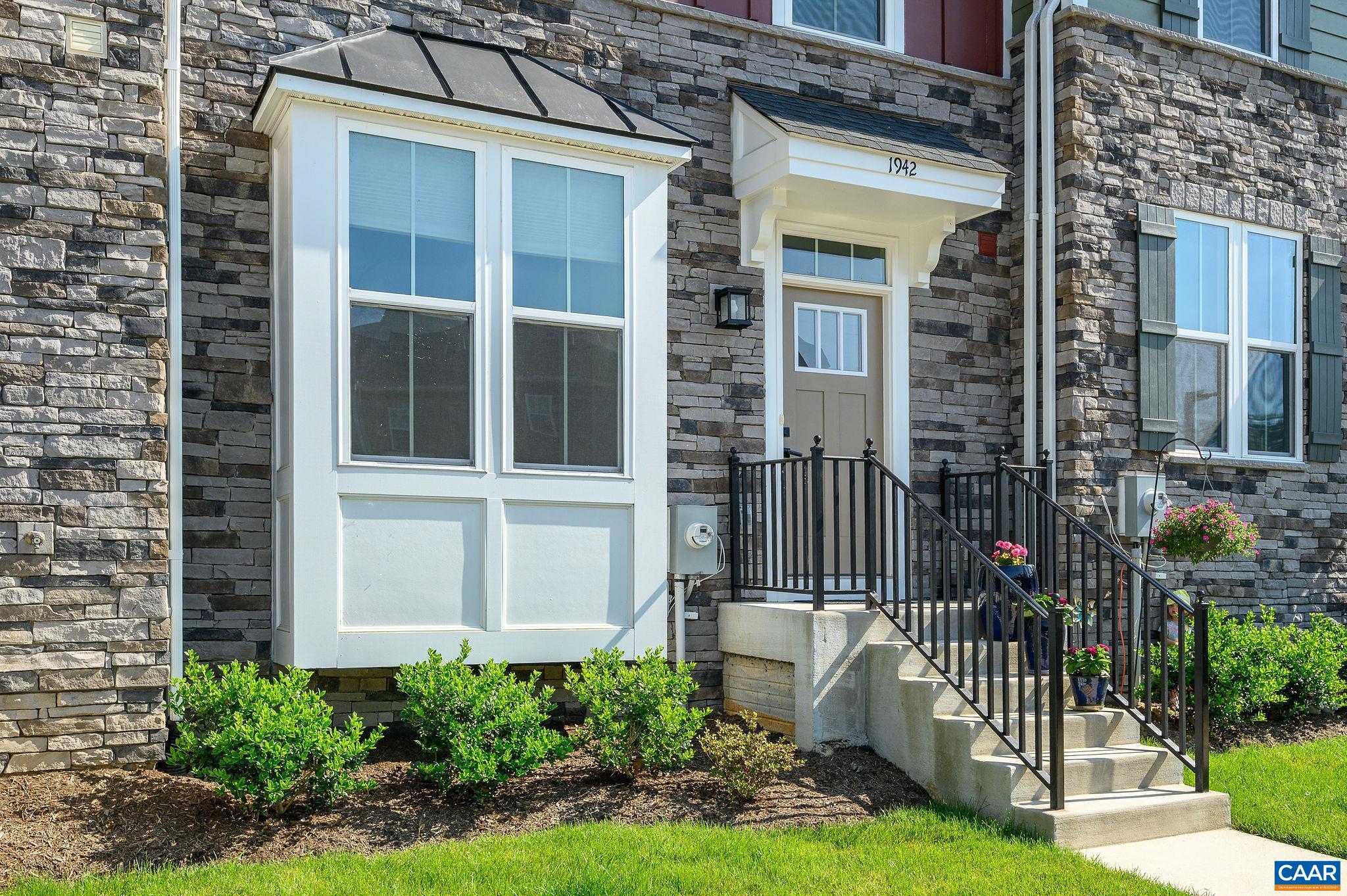 1942 LOIS LN, CHARLOTTESVILLE, Virginia 22911, 3 Bedrooms Bedrooms, ,2 BathroomsBathrooms,Residential,Bright, spacious 3BR, 2300 sq ft townhome in Fores,1942 LOIS LN,665425 MLS # 665425
