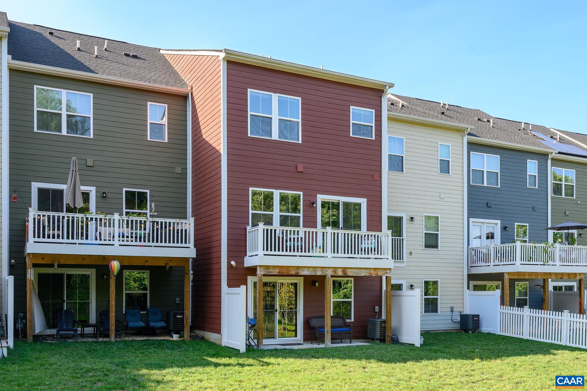 1942 LOIS LN, CHARLOTTESVILLE, Virginia 22911, 3 Bedrooms Bedrooms, ,2 BathroomsBathrooms,Residential,Bright, spacious 3BR, 2300 sq ft townhome in Fores,1942 LOIS LN,665425 MLS # 665425