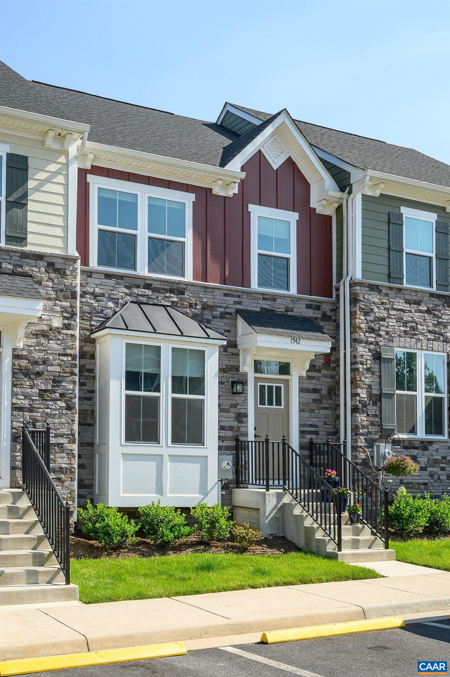 1942 LOIS LN, CHARLOTTESVILLE, Virginia 22911, 3 Bedrooms Bedrooms, ,2 BathroomsBathrooms,Residential,Bright, spacious 3BR, 2300 sq ft townhome in Fores,1942 LOIS LN,665425 MLS # 665425
