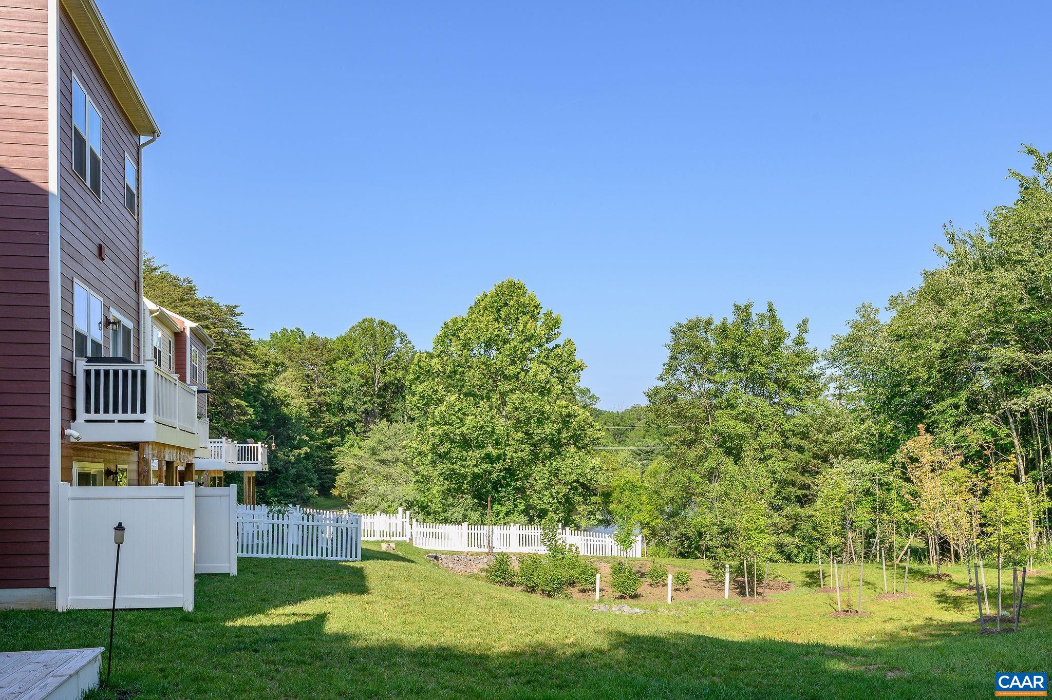 1942 LOIS LN, CHARLOTTESVILLE, Virginia 22911, 3 Bedrooms Bedrooms, ,2 BathroomsBathrooms,Residential,Bright, spacious 3BR, 2300 sq ft townhome in Fores,1942 LOIS LN,665425 MLS # 665425