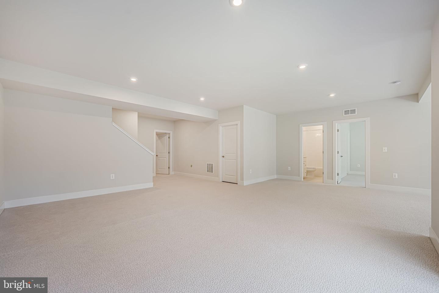 18042 MARSH PINE RD, DUMFRIES, Virginia 22026, 5 Bedrooms Bedrooms, ,4 BathroomsBathrooms,Residential,For sale,18042 MARSH PINE RD,VAPW2095912 MLS # VAPW2095912