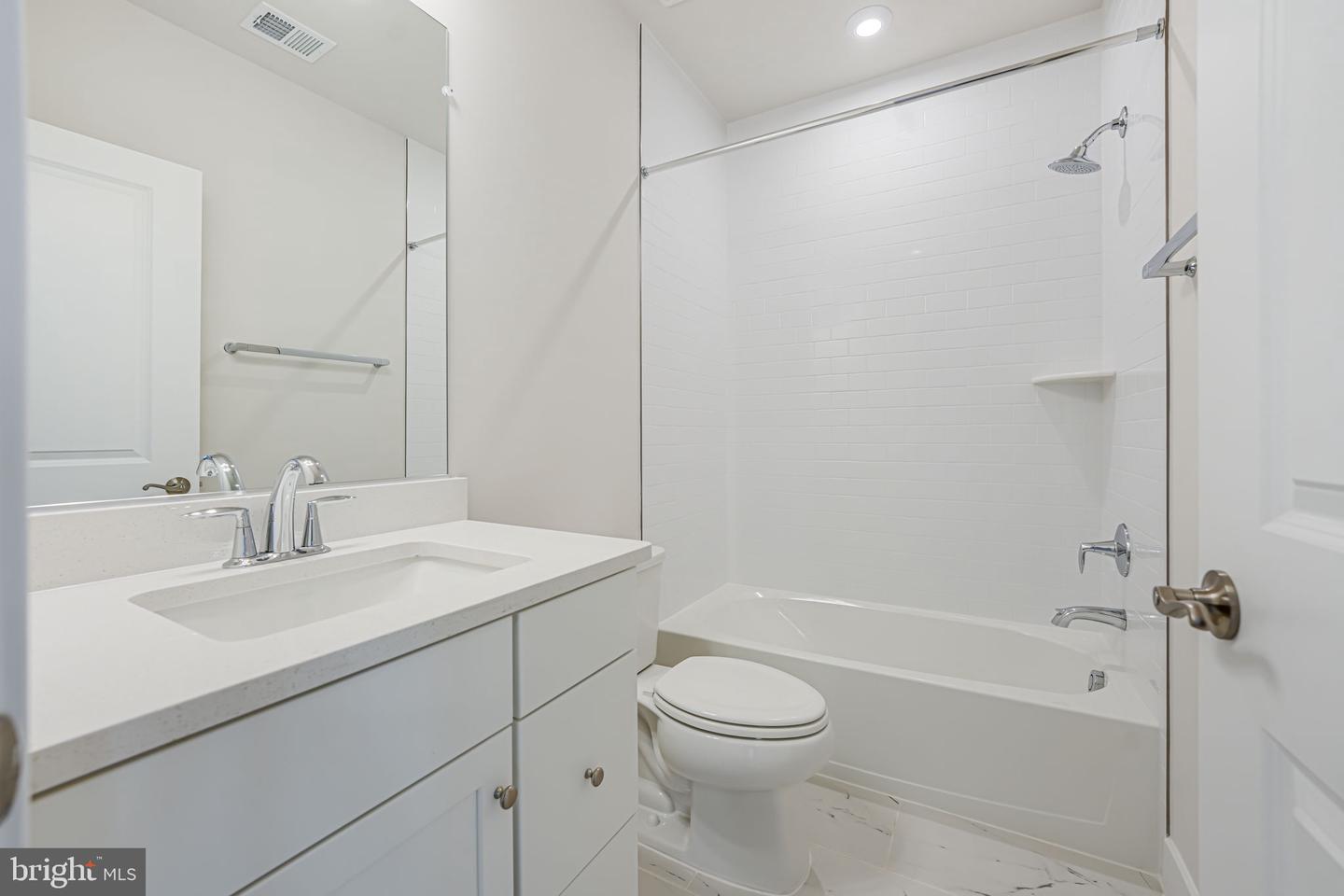 18042 MARSH PINE RD, DUMFRIES, Virginia 22026, 5 Bedrooms Bedrooms, ,4 BathroomsBathrooms,Residential,For sale,18042 MARSH PINE RD,VAPW2095912 MLS # VAPW2095912