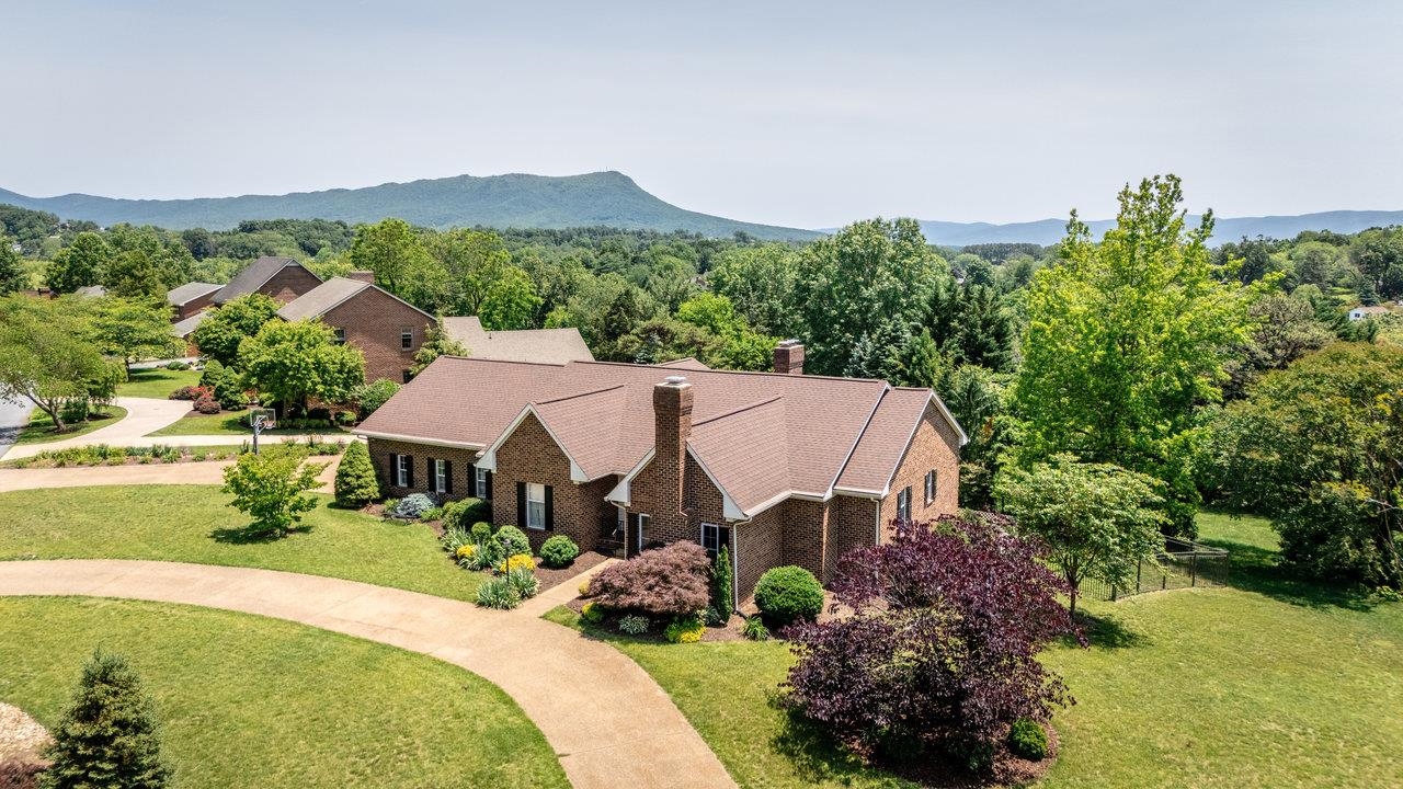 1492 CUMBERLAND DR, ROCKINGHAM, Virginia 22801, 5 Bedrooms Bedrooms, ,4 BathroomsBathrooms,Residential,1492 CUMBERLAND DR,665432 MLS # 665432
