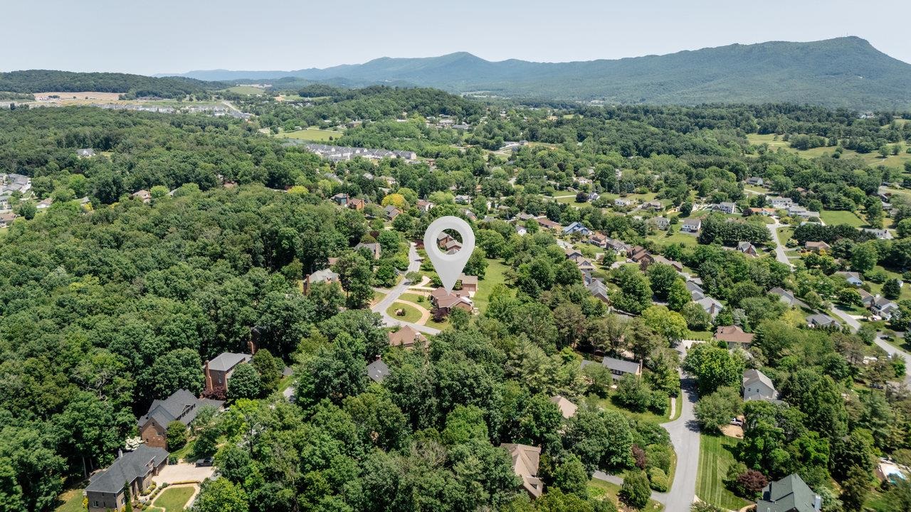 1492 CUMBERLAND DR, ROCKINGHAM, Virginia 22801, 5 Bedrooms Bedrooms, ,4 BathroomsBathrooms,Residential,1492 CUMBERLAND DR,665432 MLS # 665432
