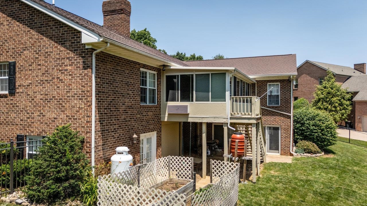 1492 CUMBERLAND DR, ROCKINGHAM, Virginia 22801, 5 Bedrooms Bedrooms, ,4 BathroomsBathrooms,Residential,1492 CUMBERLAND DR,665432 MLS # 665432