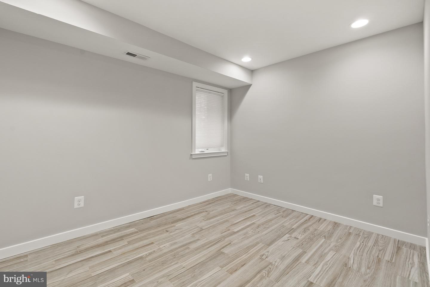 1402 DECATUR ST NW, WASHINGTON, District Of Columbia 20011, 5 Bedrooms Bedrooms, ,5 BathroomsBathrooms,Residential,For sale,1402 DECATUR ST NW,DCDC2203542 MLS # DCDC2203542