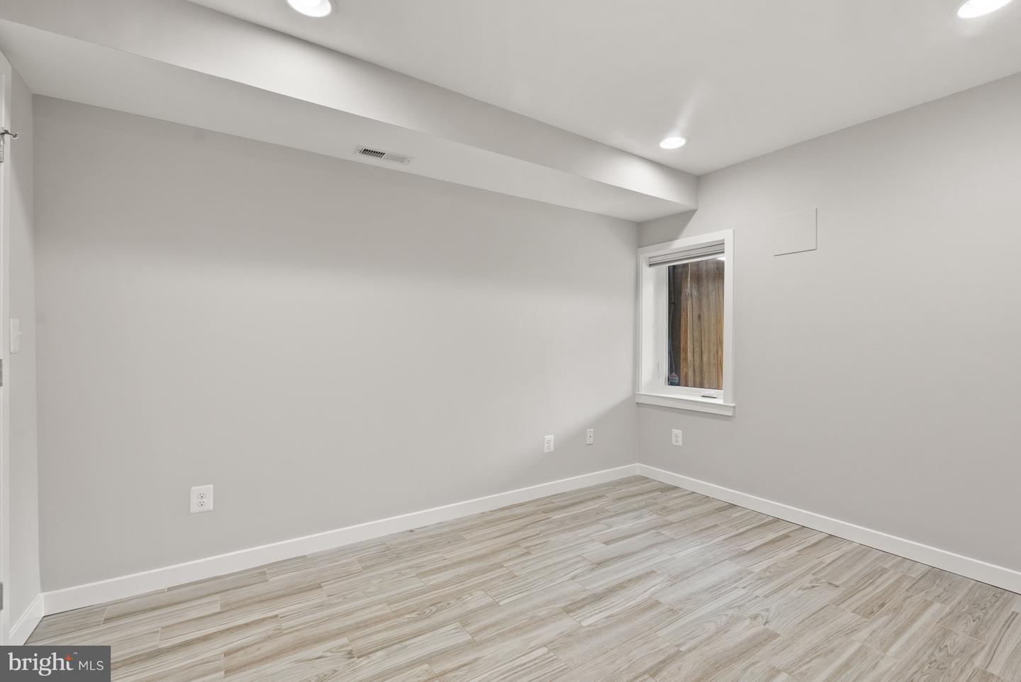 1402 DECATUR ST NW, WASHINGTON, District Of Columbia 20011, 5 Bedrooms Bedrooms, ,5 BathroomsBathrooms,Residential,For sale,1402 DECATUR ST NW,DCDC2203542 MLS # DCDC2203542