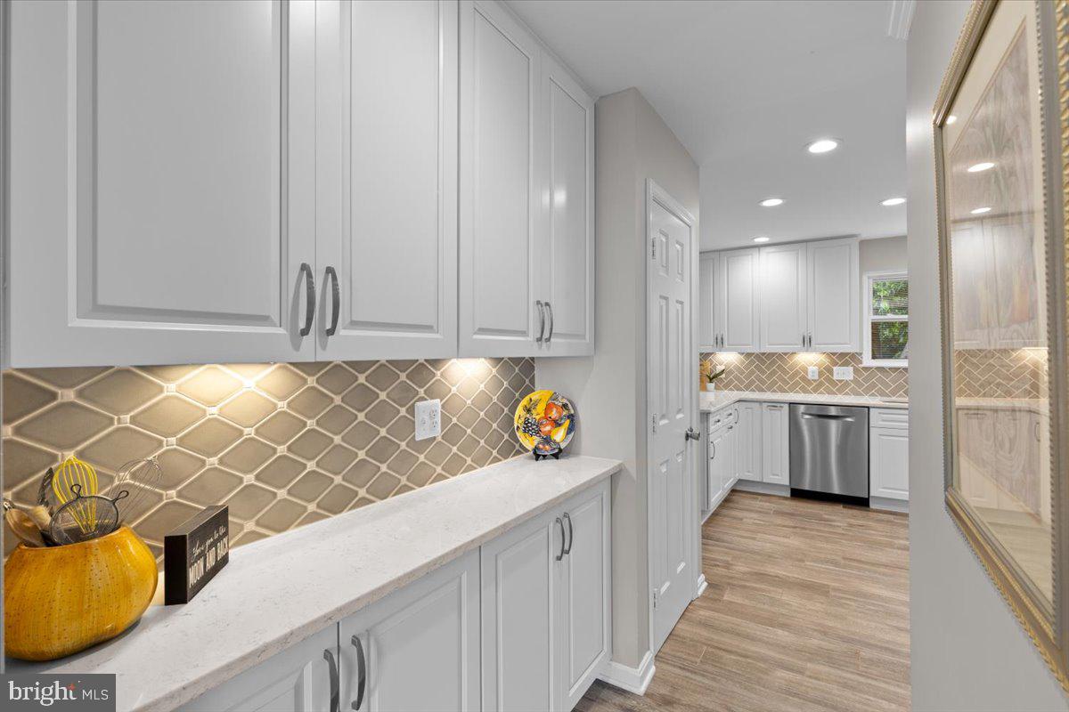1587 KINGSTREAM CIR, HERNDON, Virginia 20170, 4 Bedrooms Bedrooms, ,3 BathroomsBathrooms,Residential,For sale,1587 KINGSTREAM CIR,VAFX2244766 MLS # VAFX2244766