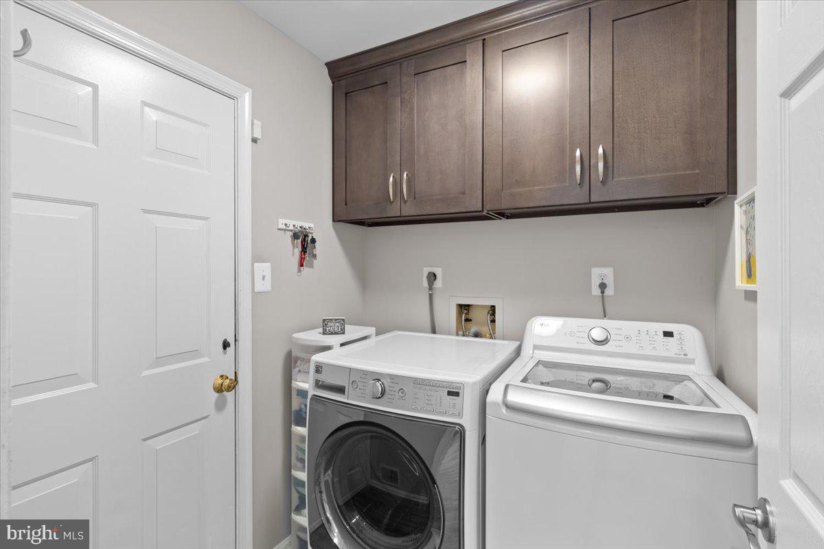 1587 KINGSTREAM CIR, HERNDON, Virginia 20170, 4 Bedrooms Bedrooms, ,3 BathroomsBathrooms,Residential,For sale,1587 KINGSTREAM CIR,VAFX2244766 MLS # VAFX2244766