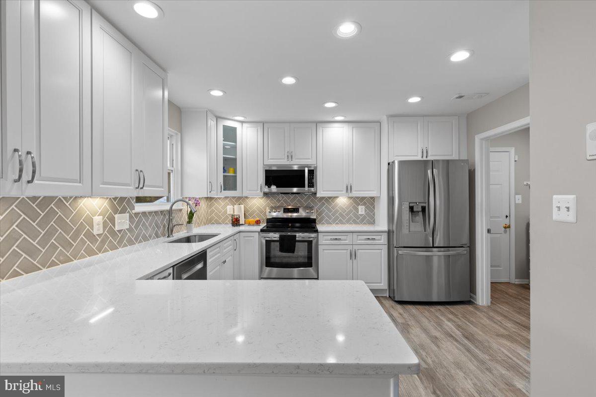 1587 KINGSTREAM CIR, HERNDON, Virginia 20170, 4 Bedrooms Bedrooms, ,3 BathroomsBathrooms,Residential,For sale,1587 KINGSTREAM CIR,VAFX2244766 MLS # VAFX2244766