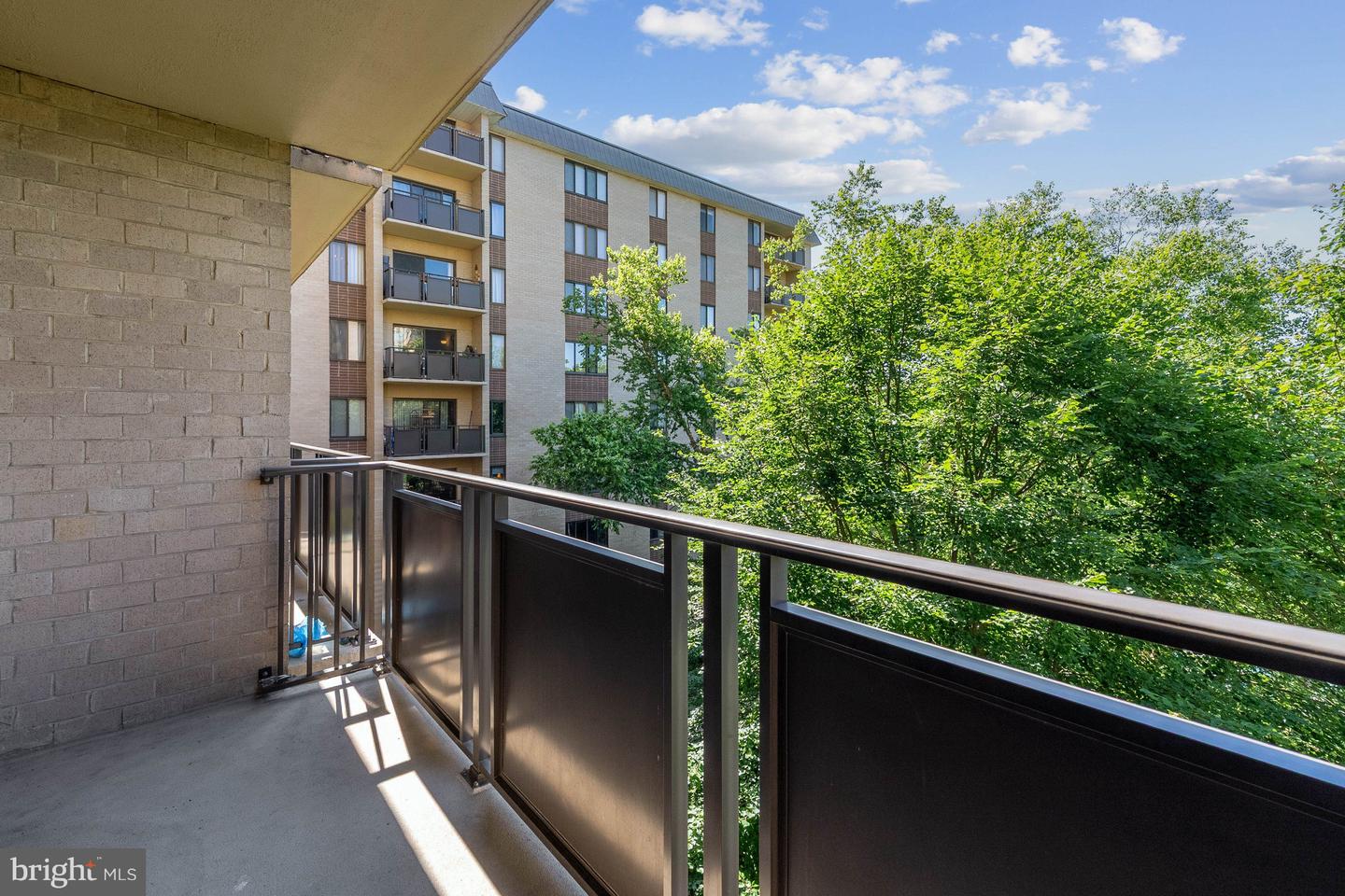 3100 S MANCHESTER ST #520, FALLS CHURCH, Virginia 22044, 1 Bedroom Bedrooms, ,1 BathroomBathrooms,Residential,For sale,3100 S MANCHESTER ST #520,VAFX2245144 MLS # VAFX2245144