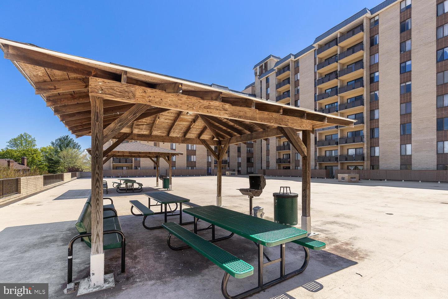 3100 S MANCHESTER ST #520, FALLS CHURCH, Virginia 22044, 1 Bedroom Bedrooms, ,1 BathroomBathrooms,Residential,For sale,3100 S MANCHESTER ST #520,VAFX2245144 MLS # VAFX2245144