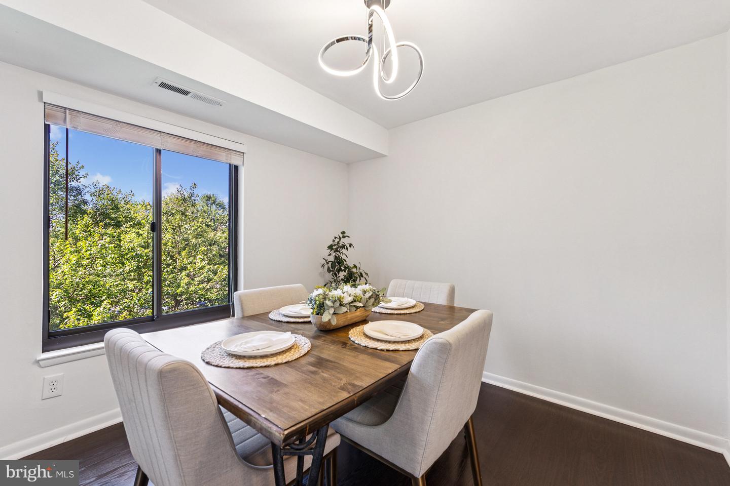 3100 S MANCHESTER ST #520, FALLS CHURCH, Virginia 22044, 1 Bedroom Bedrooms, ,1 BathroomBathrooms,Residential,For sale,3100 S MANCHESTER ST #520,VAFX2245144 MLS # VAFX2245144