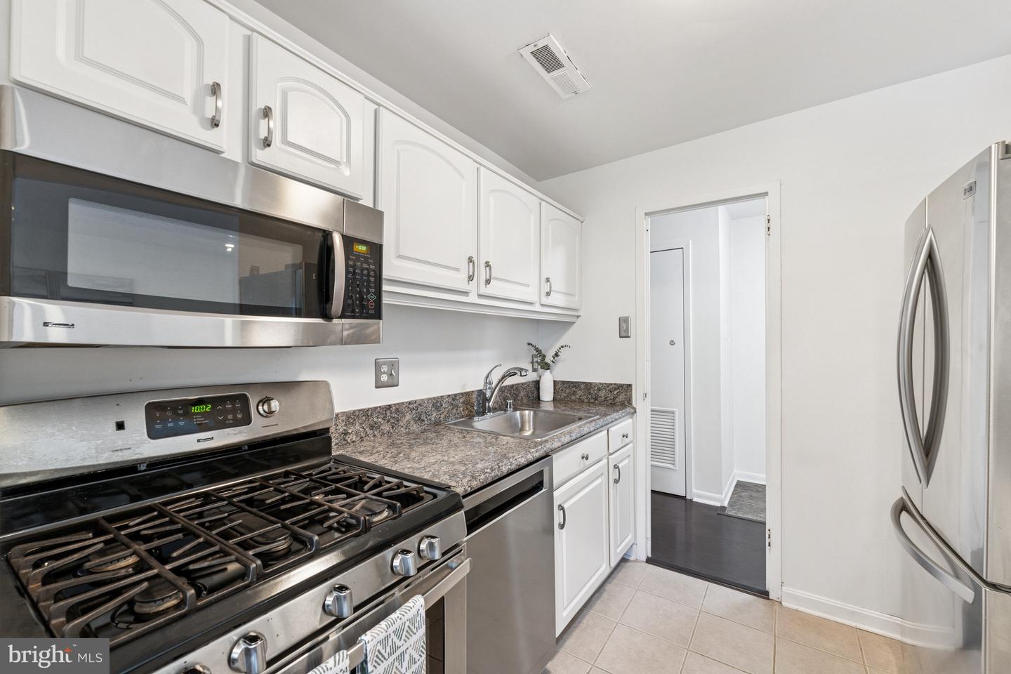 3100 S MANCHESTER ST #520, FALLS CHURCH, Virginia 22044, 1 Bedroom Bedrooms, ,1 BathroomBathrooms,Residential,For sale,3100 S MANCHESTER ST #520,VAFX2245144 MLS # VAFX2245144
