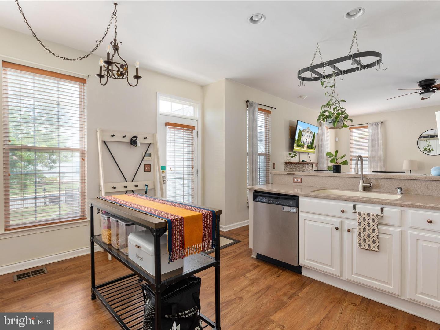 6040 GAYLEBURG PL, GAINESVILLE, Virginia 20155, 3 Bedrooms Bedrooms, 19 Rooms Rooms,3 BathroomsBathrooms,Residential,For sale,6040 GAYLEBURG PL,VAPW2096210 MLS # VAPW2096210
