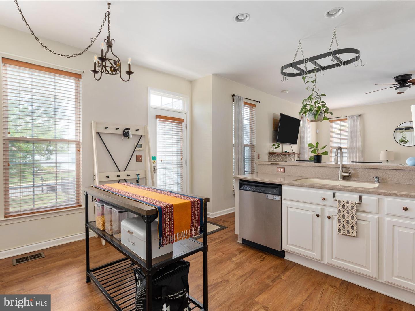 6040 GAYLEBURG PL, GAINESVILLE, Virginia 20155, 3 Bedrooms Bedrooms, 19 Rooms Rooms,3 BathroomsBathrooms,Residential,For sale,6040 GAYLEBURG PL,VAPW2096210 MLS # VAPW2096210