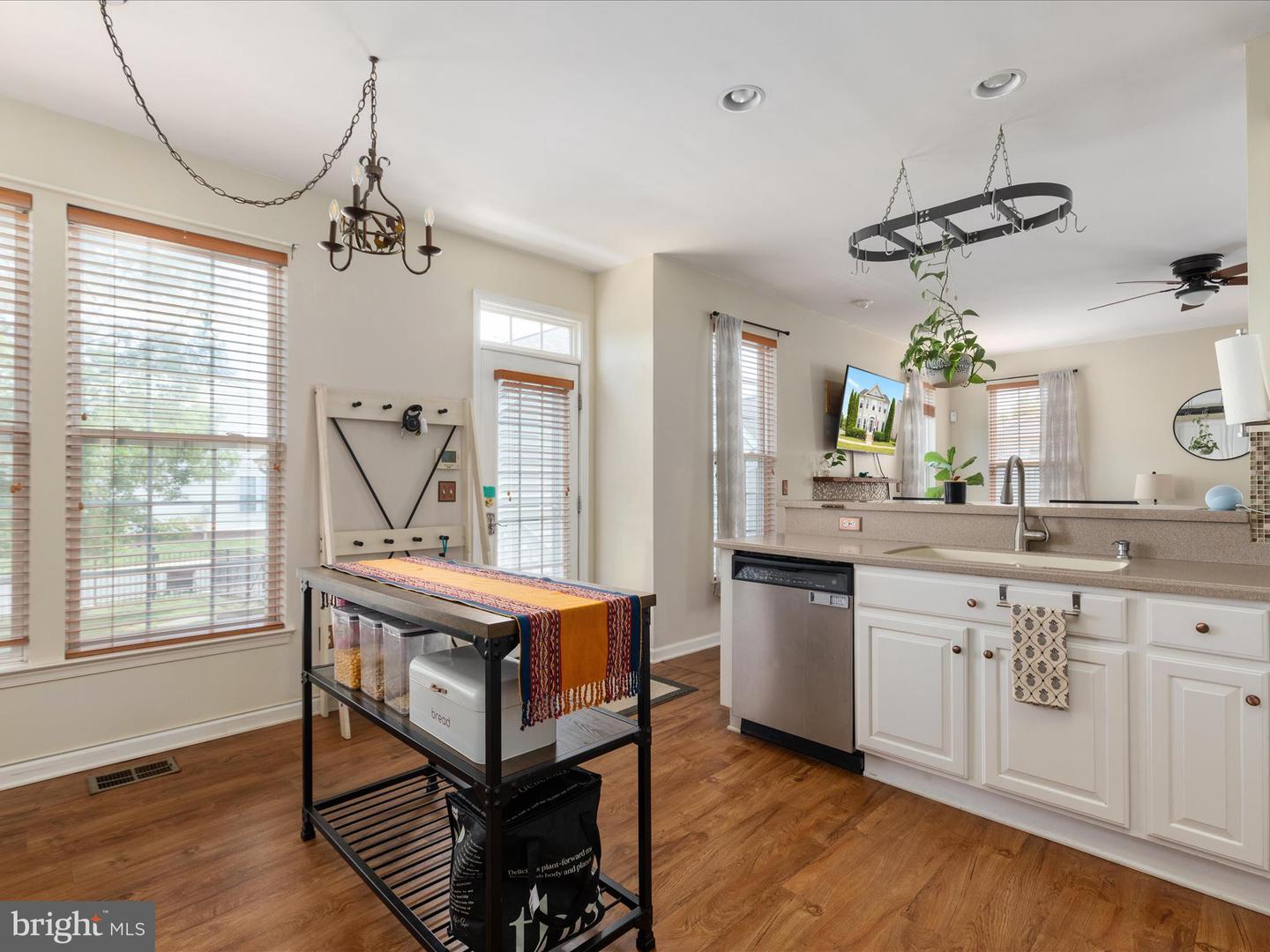 6040 GAYLEBURG PL, GAINESVILLE, Virginia 20155, 3 Bedrooms Bedrooms, 19 Rooms Rooms,3 BathroomsBathrooms,Residential,For sale,6040 GAYLEBURG PL,VAPW2096210 MLS # VAPW2096210