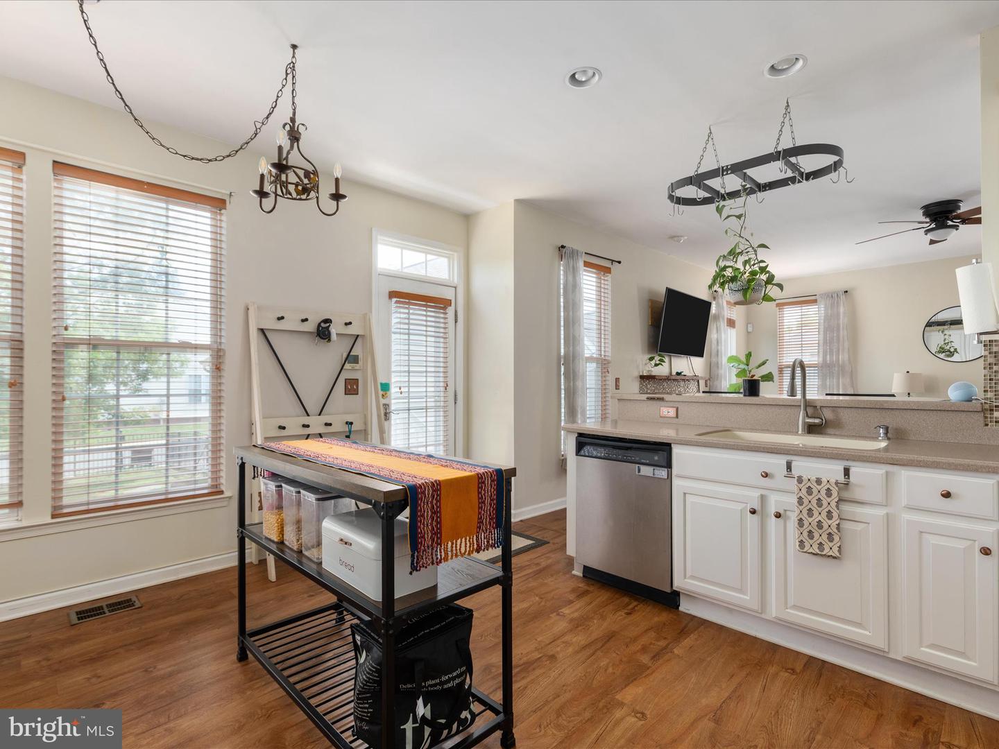6040 GAYLEBURG PL, GAINESVILLE, Virginia 20155, 3 Bedrooms Bedrooms, 19 Rooms Rooms,3 BathroomsBathrooms,Residential,For sale,6040 GAYLEBURG PL,VAPW2096210 MLS # VAPW2096210
