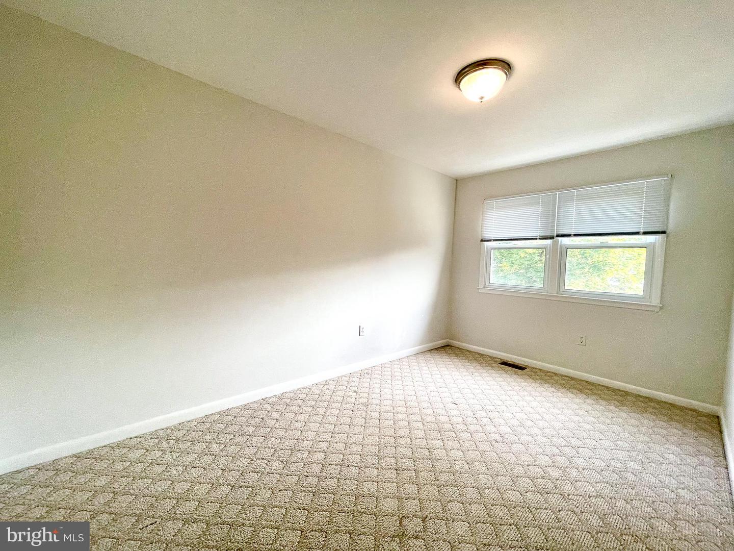14814 EMBERDALE DR, WOODBRIDGE, Virginia 22193, 3 Bedrooms Bedrooms, ,1 BathroomBathrooms,Residential,For sale,14814 EMBERDALE DR,VAPW2096228 MLS # VAPW2096228