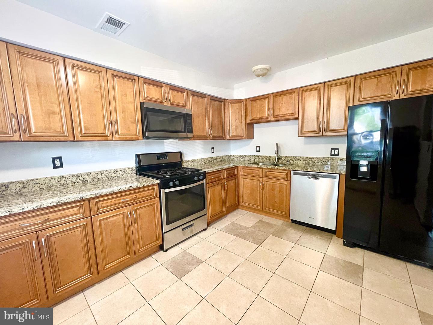 14814 EMBERDALE DR, WOODBRIDGE, Virginia 22193, 3 Bedrooms Bedrooms, ,1 BathroomBathrooms,Residential,For sale,14814 EMBERDALE DR,VAPW2096228 MLS # VAPW2096228