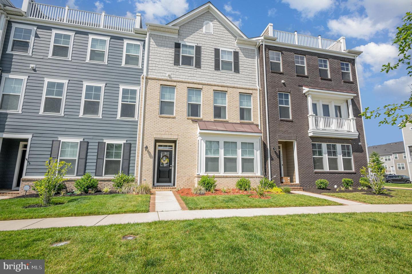 1486 MEADOWLARK GLEN RD, DUMFRIES, Virginia 22026, 4 Bedrooms Bedrooms, ,3 BathroomsBathrooms,Residential,For sale,1486 MEADOWLARK GLEN RD,VAPW2096250 MLS # VAPW2096250