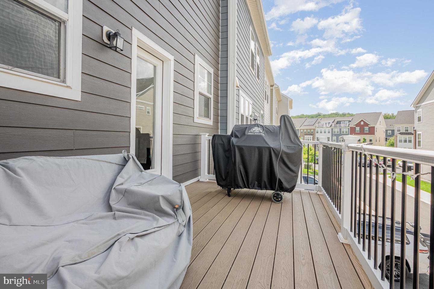 1486 MEADOWLARK GLEN RD, DUMFRIES, Virginia 22026, 4 Bedrooms Bedrooms, ,3 BathroomsBathrooms,Residential,For sale,1486 MEADOWLARK GLEN RD,VAPW2096250 MLS # VAPW2096250