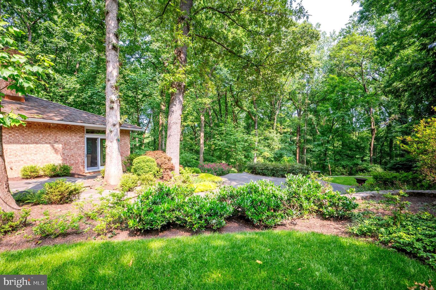 6501 MENLO RD, MCLEAN, Virginia 22101, 4 Bedrooms Bedrooms, ,3 BathroomsBathrooms,Residential,For sale,6501 MENLO RD,VAFX2245526 MLS # VAFX2245526