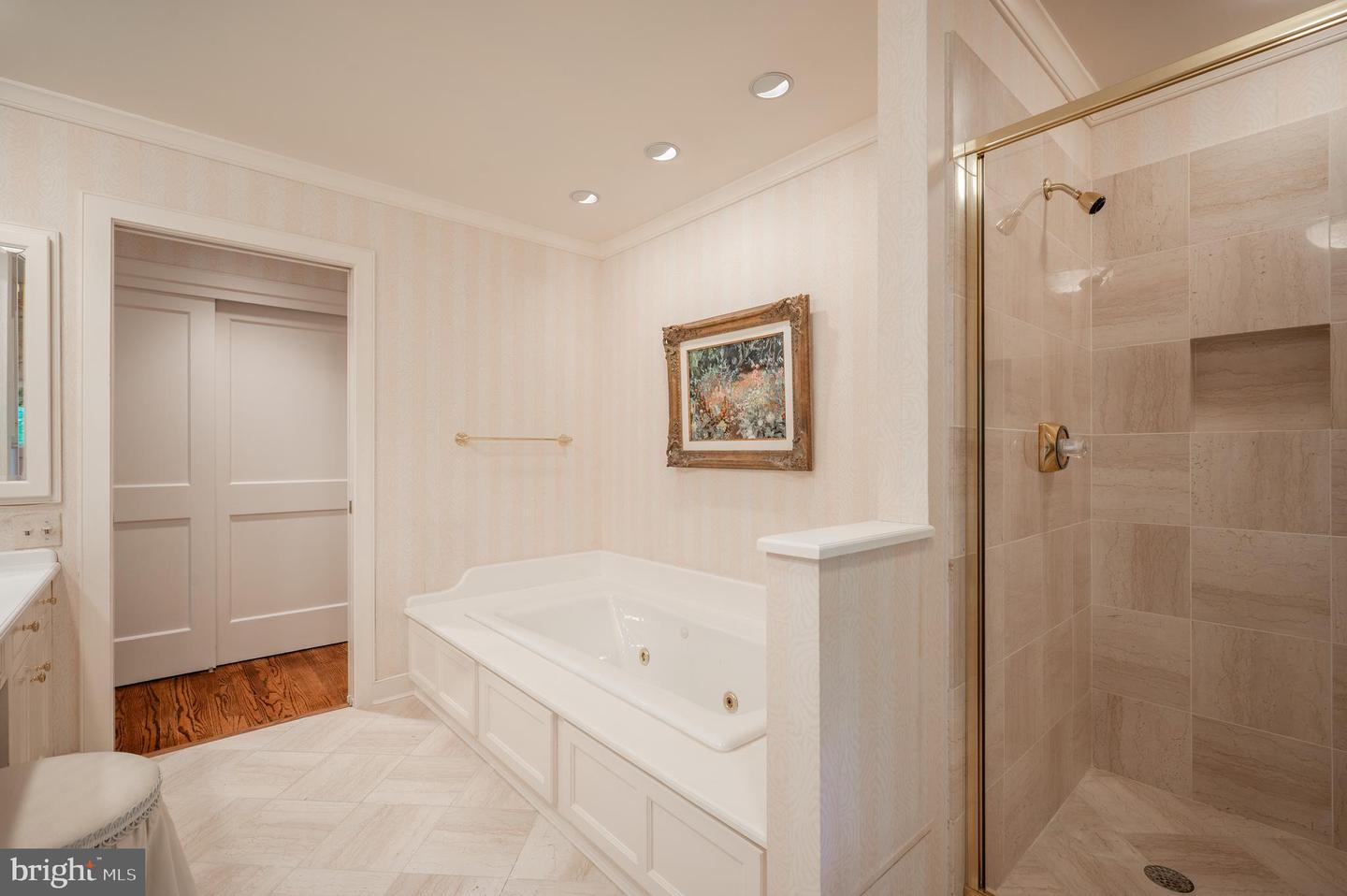 6501 MENLO RD, MCLEAN, Virginia 22101, 4 Bedrooms Bedrooms, ,3 BathroomsBathrooms,Residential,For sale,6501 MENLO RD,VAFX2245526 MLS # VAFX2245526