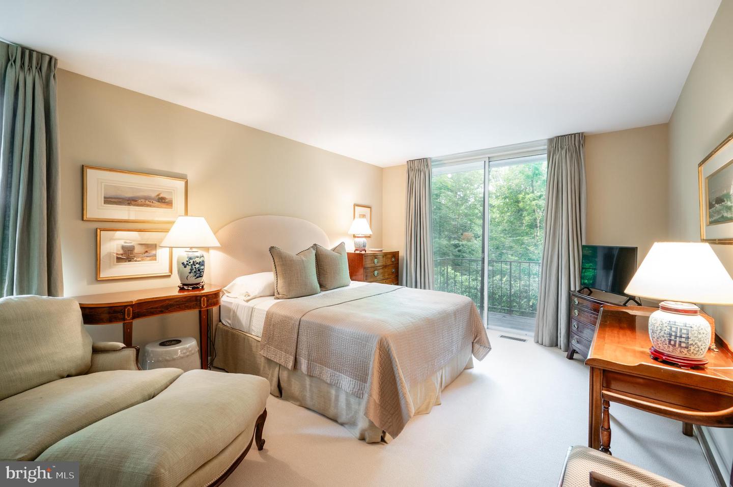 6501 MENLO RD, MCLEAN, Virginia 22101, 4 Bedrooms Bedrooms, ,3 BathroomsBathrooms,Residential,For sale,6501 MENLO RD,VAFX2245526 MLS # VAFX2245526