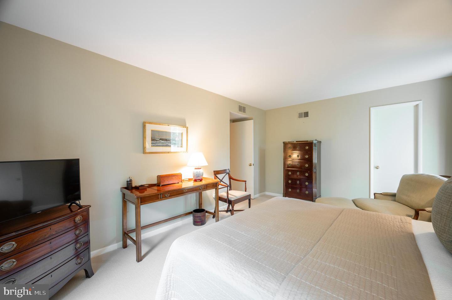6501 MENLO RD, MCLEAN, Virginia 22101, 4 Bedrooms Bedrooms, ,3 BathroomsBathrooms,Residential,For sale,6501 MENLO RD,VAFX2245526 MLS # VAFX2245526