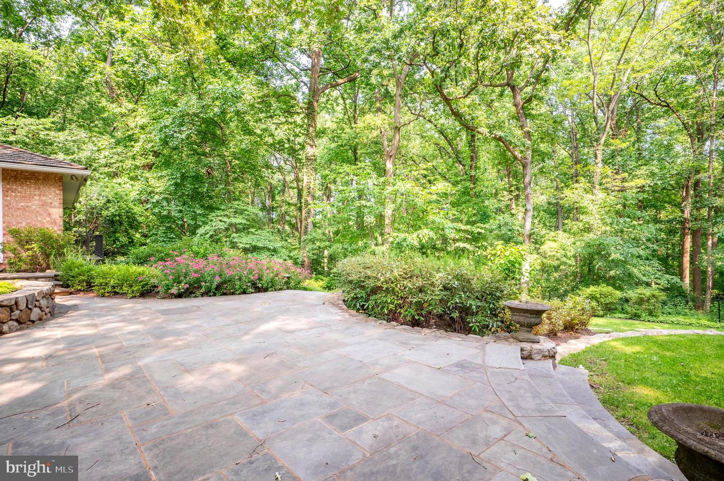 6501 MENLO RD, MCLEAN, Virginia 22101, 4 Bedrooms Bedrooms, ,3 BathroomsBathrooms,Residential,For sale,6501 MENLO RD,VAFX2245526 MLS # VAFX2245526