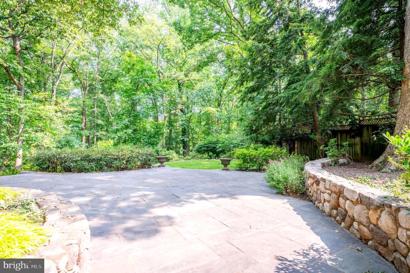 6501 MENLO RD, MCLEAN, Virginia 22101, 4 Bedrooms Bedrooms, ,3 BathroomsBathrooms,Residential,For sale,6501 MENLO RD,VAFX2245526 MLS # VAFX2245526