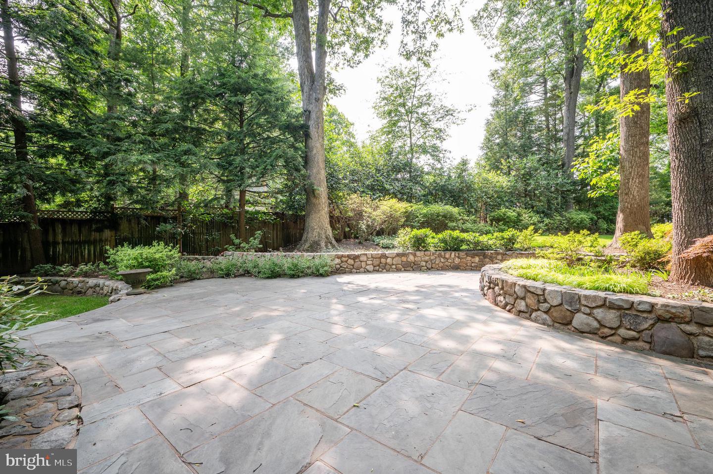 6501 MENLO RD, MCLEAN, Virginia 22101, 4 Bedrooms Bedrooms, ,3 BathroomsBathrooms,Residential,For sale,6501 MENLO RD,VAFX2245526 MLS # VAFX2245526