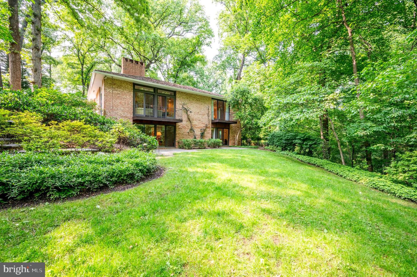 6501 MENLO RD, MCLEAN, Virginia 22101, 4 Bedrooms Bedrooms, ,3 BathroomsBathrooms,Residential,For sale,6501 MENLO RD,VAFX2245526 MLS # VAFX2245526