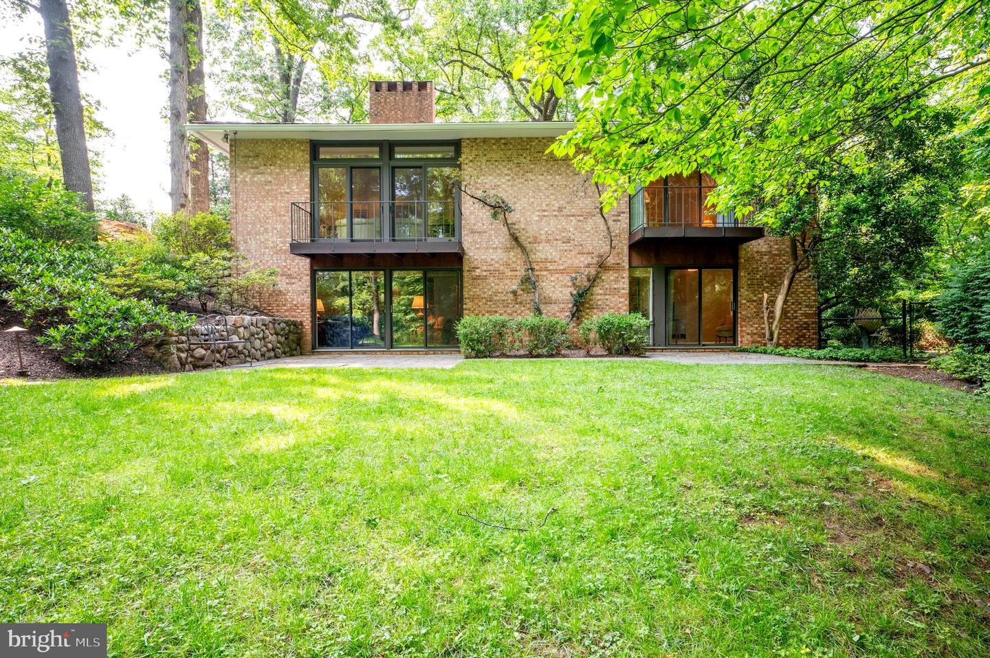 6501 MENLO RD, MCLEAN, Virginia 22101, 4 Bedrooms Bedrooms, ,3 BathroomsBathrooms,Residential,For sale,6501 MENLO RD,VAFX2245526 MLS # VAFX2245526