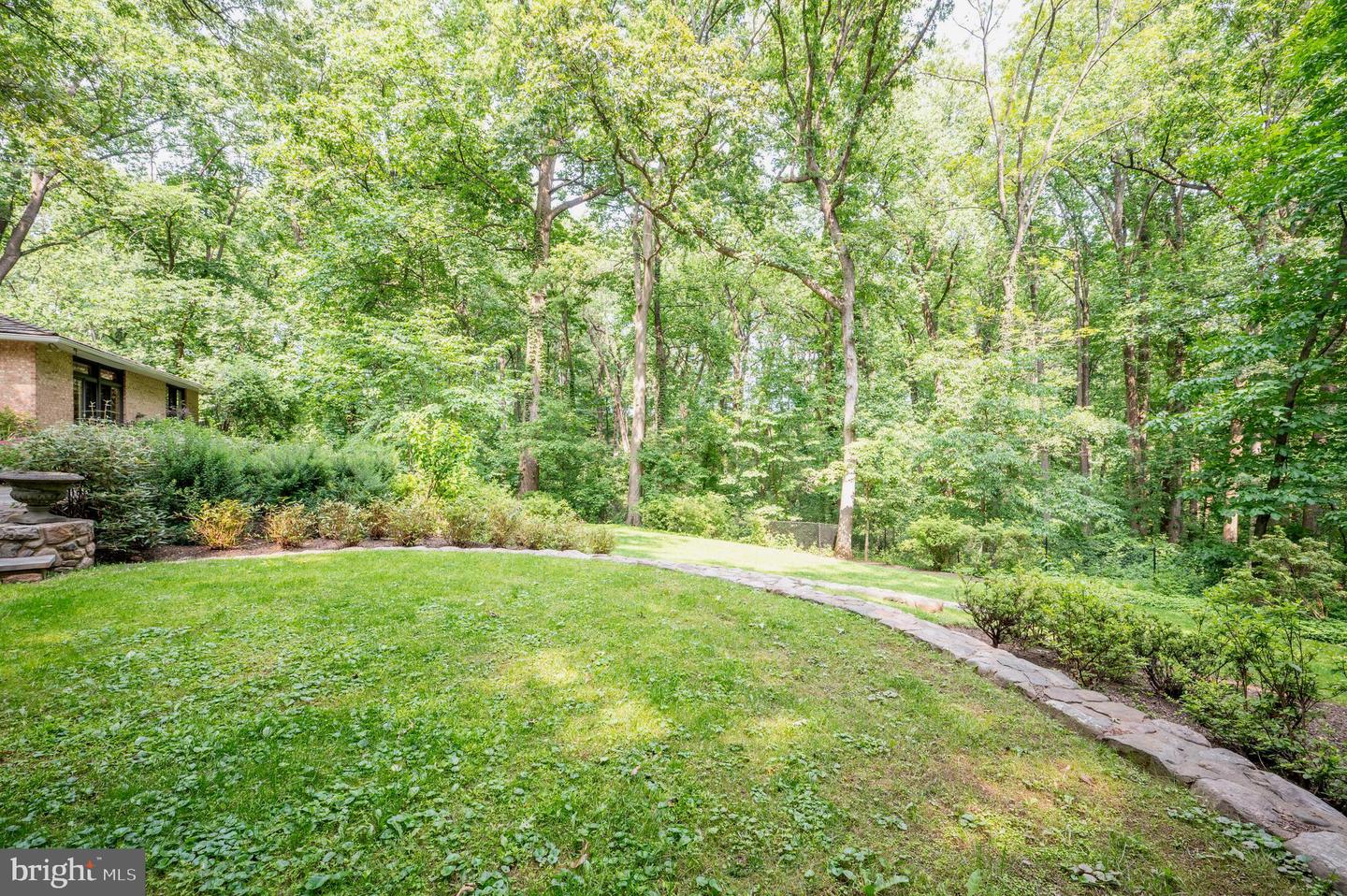 6501 MENLO RD, MCLEAN, Virginia 22101, 4 Bedrooms Bedrooms, ,3 BathroomsBathrooms,Residential,For sale,6501 MENLO RD,VAFX2245526 MLS # VAFX2245526