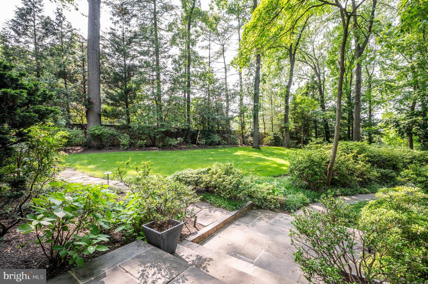 6501 MENLO RD, MCLEAN, Virginia 22101, 4 Bedrooms Bedrooms, ,3 BathroomsBathrooms,Residential,For sale,6501 MENLO RD,VAFX2245526 MLS # VAFX2245526