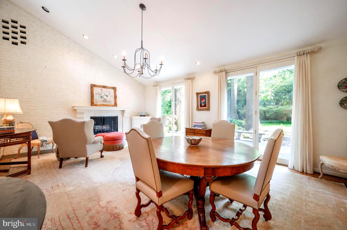 6501 MENLO RD, MCLEAN, Virginia 22101, 4 Bedrooms Bedrooms, ,3 BathroomsBathrooms,Residential,For sale,6501 MENLO RD,VAFX2245526 MLS # VAFX2245526