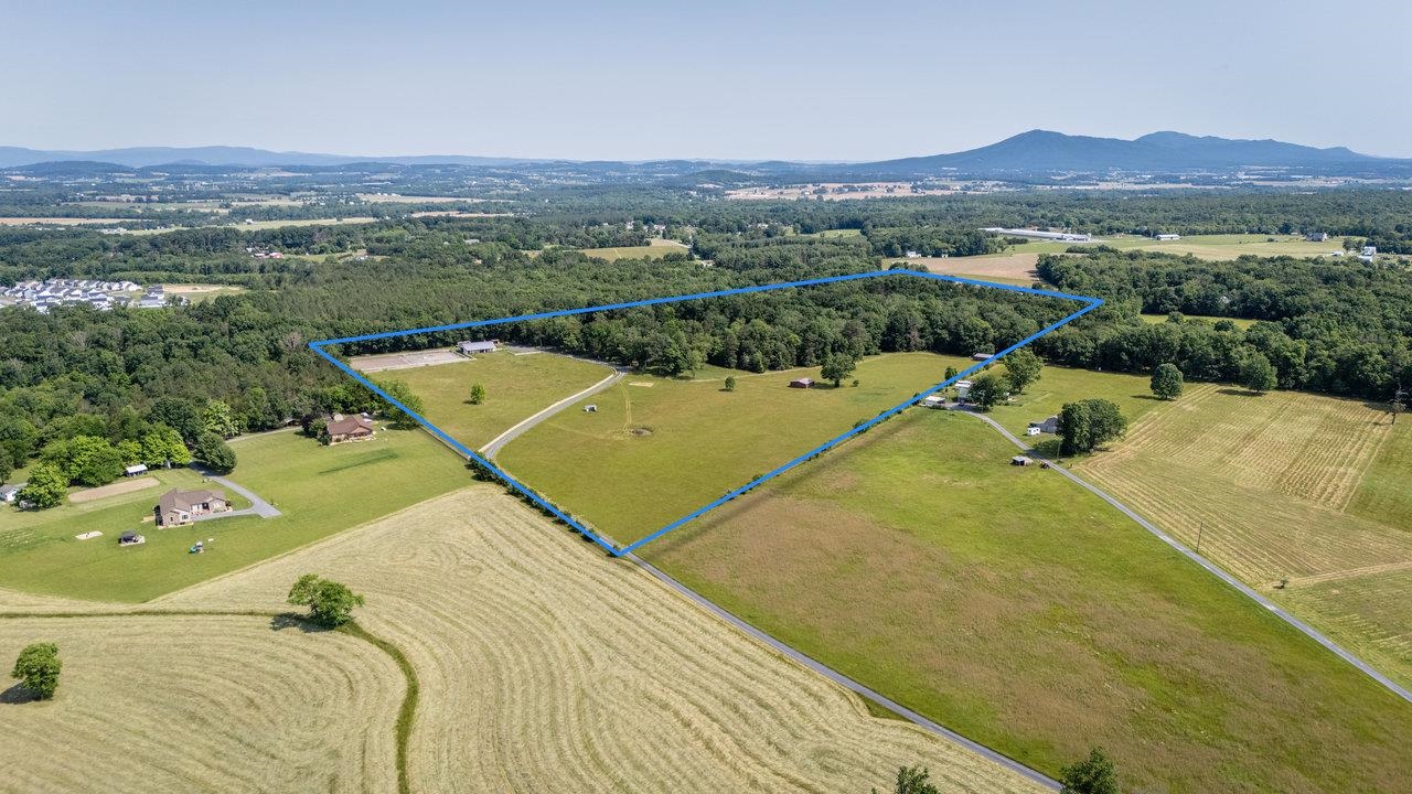9942 AUSTIN MOUNTAIN TRL, GROTTOES, Virginia 24441, 3 Bedrooms Bedrooms, ,2 BathroomsBathrooms,Residential,9942 AUSTIN MOUNTAIN TRL,665437 MLS # 665437